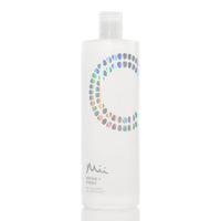 mii cosmetics refine finish nail cleanser nagels ontvetten en kleeflaag wegnemen product shot